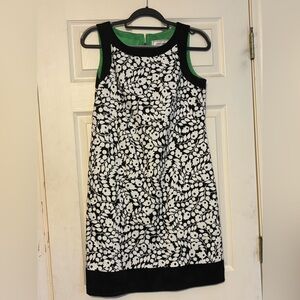 Willow Glenn NY Black White Floral Shift Dress Stretch Sleeveless A-Line 8 EUC
